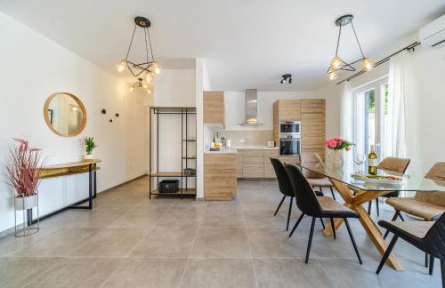 Villa Janie with a pool for up to 16 people - Photo 24