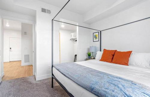 Lux Apt -PoolHotTubGymPrkg-View! - Foto 26