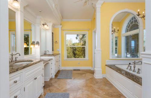 Yosemite Bass Lake VIEWS, 2 Homes, Games, Hot Tub - Foto 26