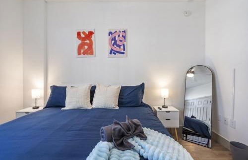 Bright Uptown Bliss - Free Parking, Walkable, Views - Foto 20