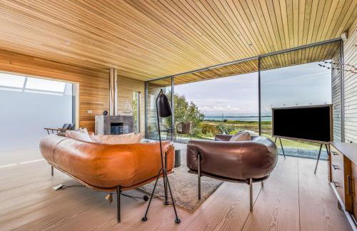 Breathtaking Home with Parking - Pass the Keys - Photo 8