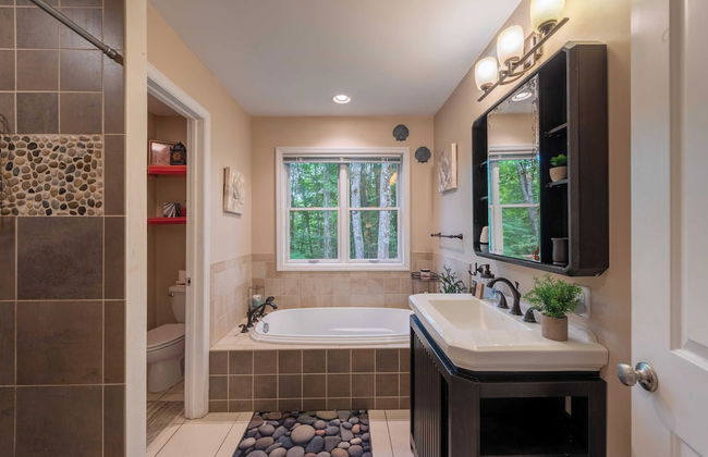 Bear Trail Chalet by Avantstay Retreat w/ Outdoor Living Deck & Fire Pit - Foto 28