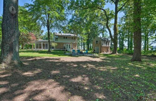 Coastal Edgewater Home with Private Hot Tub! - Foto 16