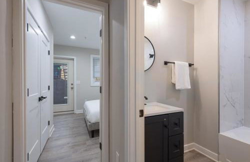 NICE 1BR Apartment near Metro - Foto 7