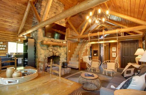 1 Mi to Beach and Lake Breezy Point Cabin with Yard! - Foto 9