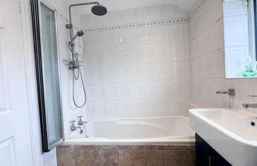 Raygill House By Furnished Accommodations 4BR Shadwell House Ideal for Contractors & Relocations Families - Foto 15