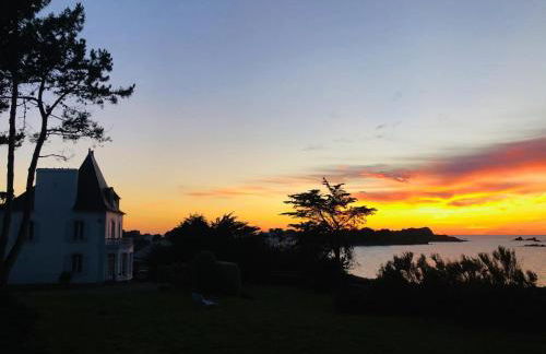 Villa in Primel with Sea View and Beach Access - Photo 38