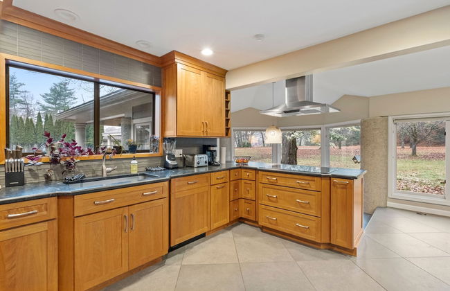 Massive Home w Sauna Pools Hot Tub Fireplaces - Photo 25