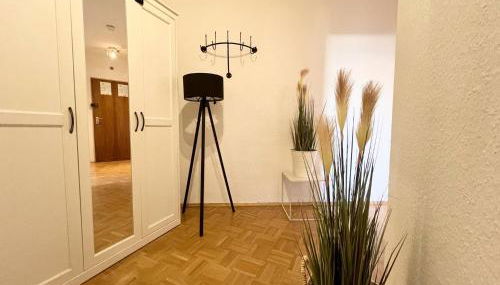 PrimeTimeSuites Nähe Messe & HBF - Foto 5, wardrobe