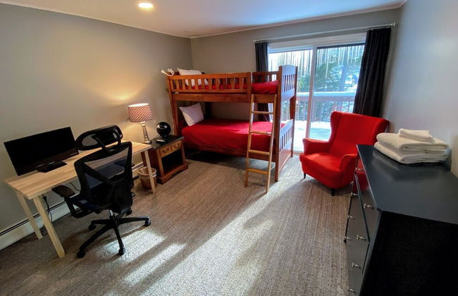 A1 Luxury Bretton Woods Ski-in Ski-out Townhome Next to Beginner ski Area Fast Wifi Keyless Entry - Photo 34