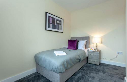 4 bed home, driveway parking ideally located in Latchford, Warrington - Executive St Marys House - Foto 34