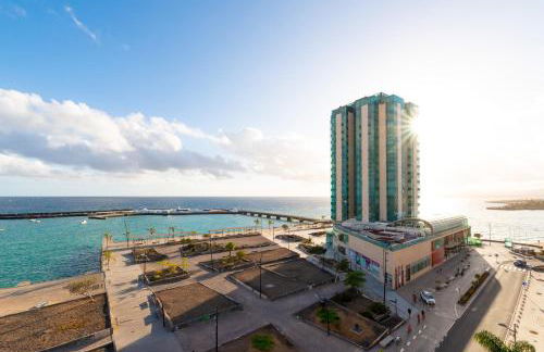 Fee4Me: First Line Luxury Apartment - Photo 1