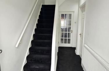 Spacious 3 Bed House with Garden,On-site Free Parking,WIFI - Foto 18