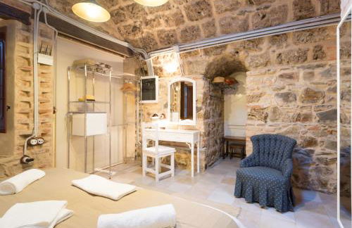 Villa Amalia Suites Malaga - Photo 9