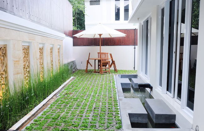 Villa Jogja Grand Bale with Private Pool by Simply Homy - Foto 32