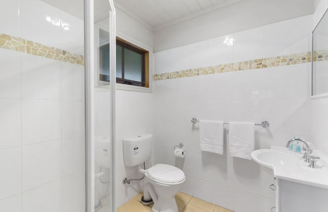 Wairo Beach Holiday Park - Photo 79