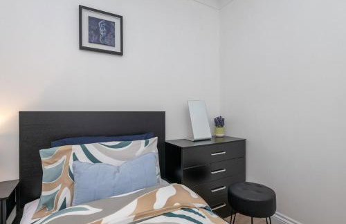 Modern 3BR Home - Designated Parking - Groups - Foto 39