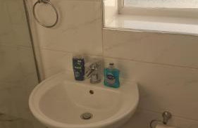 R J 2 bedroom apartment - Foto 16