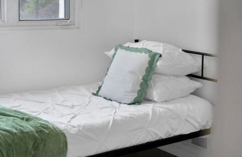 Fire and Fun Luxe Stay w Pool Hot Tub and Game Room - Foto 62