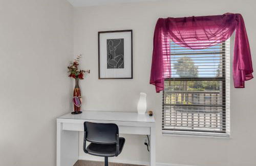 Second Floor With Lake and Fountain View - Photo 24