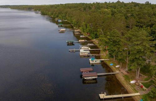 Cozy Home, Hot Tub, Dock, Kayaks, Swimming & More! - Photo 6