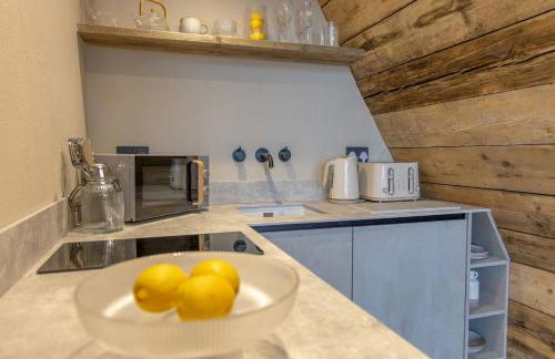 The Tri-Pod - Photo 13