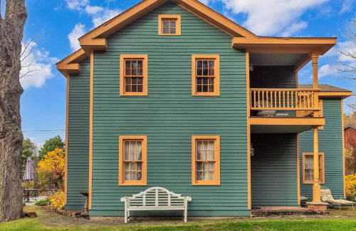 Hot Tub and Large Yard Elegant Deansboro Getaway - Foto 32