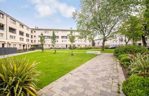 Lovely 1-bedroom property with balcony in West end - Foto 1