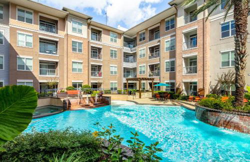 Gorgeous Furnished Apartments near Texas Medical Center & NRG Stadium - Photo 1