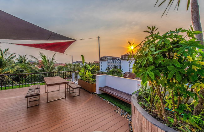 Villa Eternal, Private Pool, 3 Floors & Rooftop Terrace - Photo 9