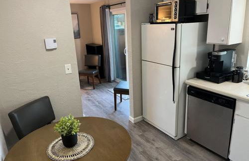 Relaxing Ducks Hang Out Haven 2 bed 1 bath and BBQ - Foto 6