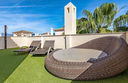 VACATION MARBELLA I Private HEATED Swimming pool, Walking distance to Puerto Banus, Security 24-7, BBQ, WiFi - Photo 36