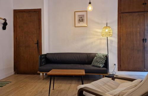 Habitación individual tranquila con baño privado en piso compartido - Photo 2