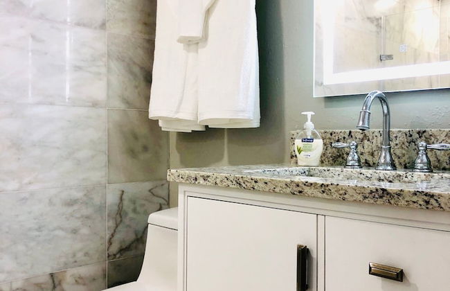 2701 · Luxury Lakefront Unit With Pool Views - Foto 20