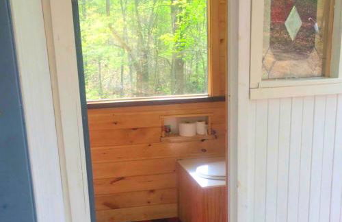 Rustic Off-Grid Cabin Getaway near Wayne National Forest, Ohio - Foto 23