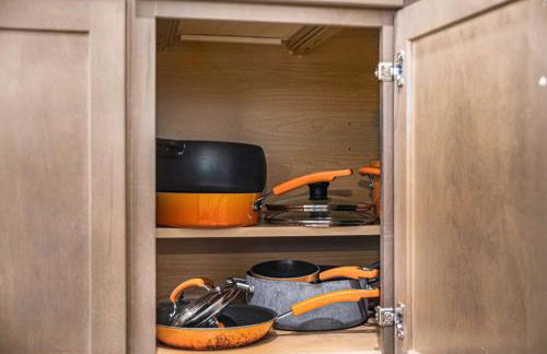 Modern 3-Story Townhome - Foto 18