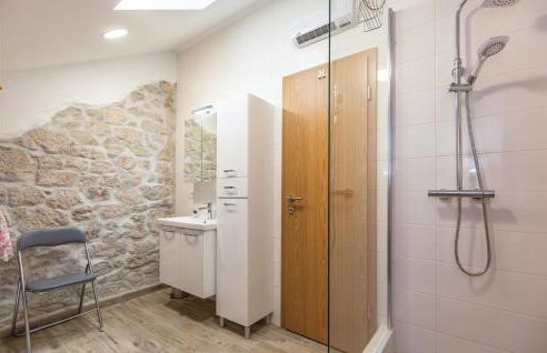 Awesome Home In Ploce With Jacuzzi - Foto 32