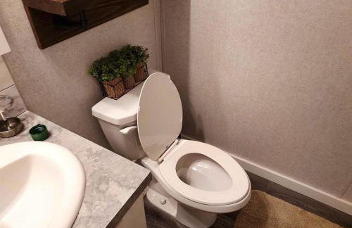 Lakefront Oasis with Private Hot Tub - Foto 6