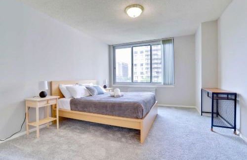 Stylish Apt Near Metro w Gym - Close to DC - Photo 14