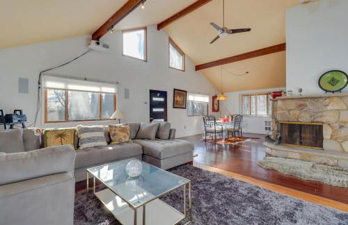 Cozy Pennsylvania Home with Pool Table and Pool Access - Foto 1