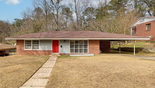 Historic Heart of Tuskegee! Cozy Home Near Campus - Foto 4