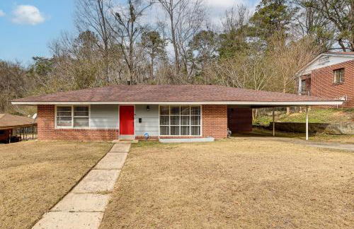Historic Heart of Tuskegee! Cozy Home Near Campus - Foto 4
