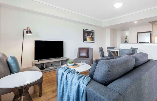 Oaks Brisbane Casino Tower Suites - Photo 15