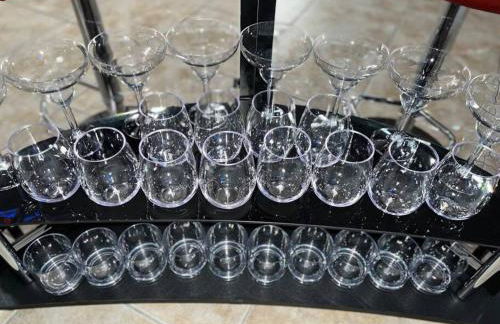 Vacay Spot Happy Escape 15 Min Beach Massage Shower Prime LOC! 6 blocks away from Bars, Nite Clubs, Res, Shops - Photo 29