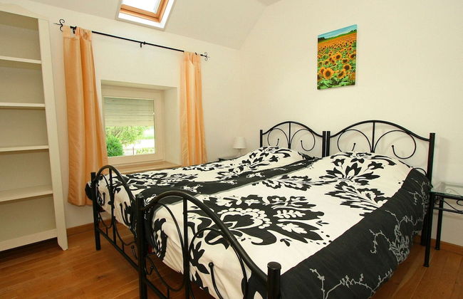 Lovely Farmhouse in Wijlre With Forest Nearby - Photo 3