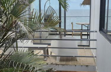 Oasis House - Photo 13