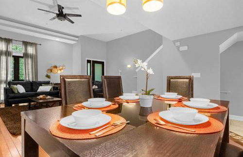 Enchanted 4BR Family Style Townhome in Disney Area - Photo 4