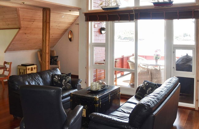 8 Person Holiday Home in Midsund - Foto 11