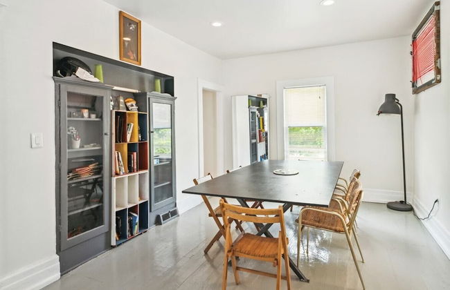 Spacious 4BR Getaway: Perfect for Family & Friends - Foto 1