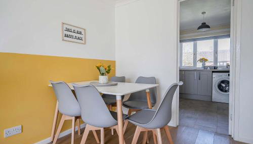 Stylish 2BR Apartment near MCR Airport - Foto 4